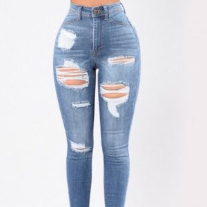 Fashion Nova high waisted & ripped skinny jean sz7